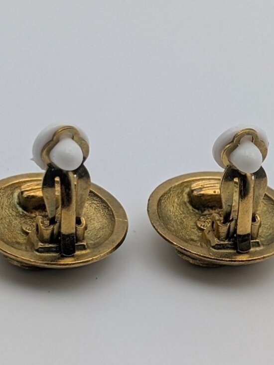 Chanel Earrings CC Logo Round Gold Vintage - Picture 5 of 9